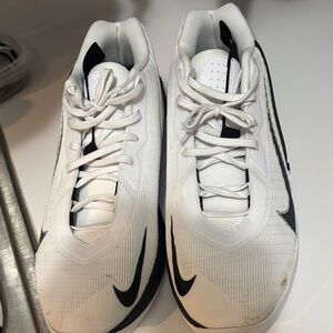 Nike Men's White and Black Basketball Shoes
GT Academy Jump 
Worn once